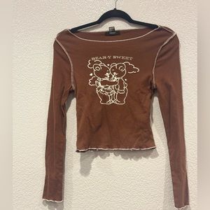 Bear-y sweet Graphic baby tee size small color brown
